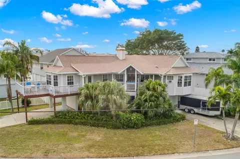 275 126th Ave, Treasure Island, FL 33706