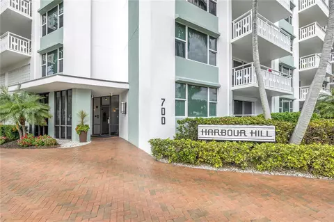 700 Beach Dr NE #201, Saint Petersburg, FL 33701