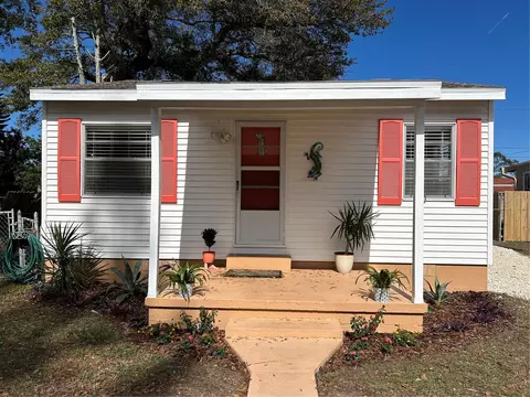 5135 12th Ave S, Gulfport, FL 33707