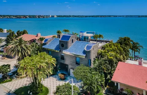 516 Belle Isle Ave, Belleair Beach, FL 33786