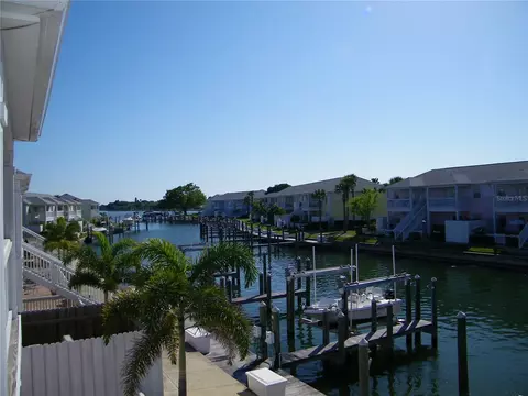 5135 Coquina Key Dr SE #E, Saint Petersburg, FL 33705