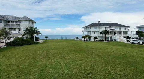 5141 Westshore Dr, New Port Richey, FL 34652