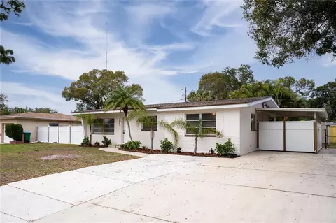 8715 Flame Vine Ave, Seminole, FL 33777