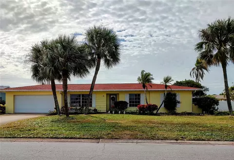 611 Palm Dr, Largo, FL 33770