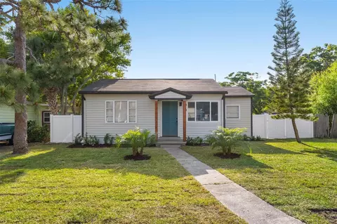 919 Gray St S, Gulfport, FL 33707