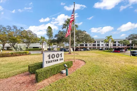 1001 Tartan Dr #205, Palm Harbor, FL 34684