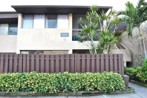 850 Village Lake Ter N #105, Saint Petersburg, FL 33716