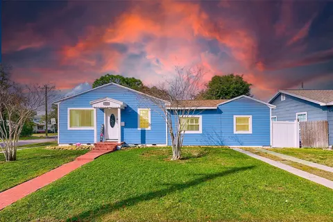 4800 Dr Martin Luther King Jr St N, Saint Petersburg, FL 33703