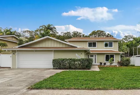 10064 W Bay St, Seminole, FL 33776