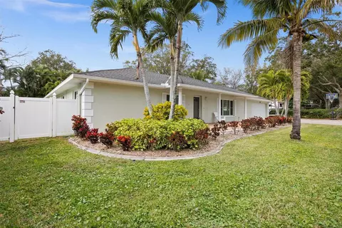 7610 135th St, Seminole, FL 33776