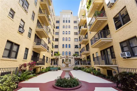 130 4th Ave N #210, Saint Petersburg, FL 33701