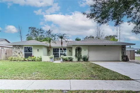 505 Newleaf Dr, Tarpon Springs, FL 34689