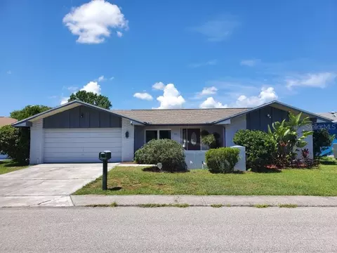 9701 Lakeside Ln, Port Richey, FL 34668