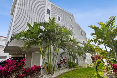 12274 1st St W #1, Treasure Island, FL 33706