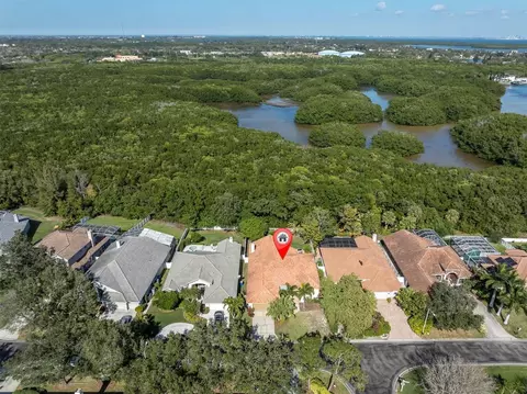 1109 Darlington Oak Dr NE, Saint Petersburg, FL 33703