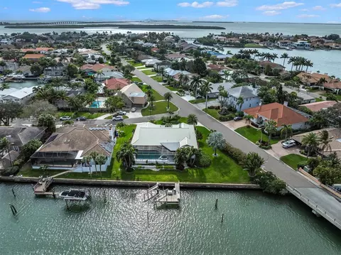 4995 58th Ave S, Saint Petersburg, FL 33715