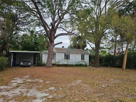 1409 Essex Dr N, Saint Petersburg, FL 33710