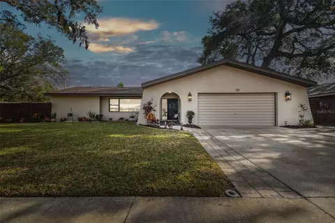130 Laughing Gull Ln, Palm Harbor, FL 34683