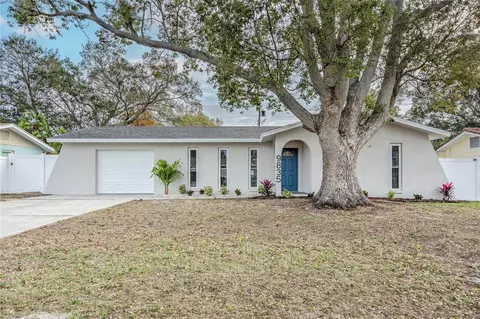 9835 110th Ln, Seminole, FL 33772