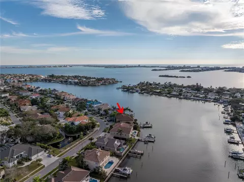 6329 Pasadena Point Blvd S, Gulfport, FL 33707
