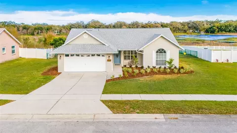 38930 Carr Dr, Zephyrhills, FL 33540