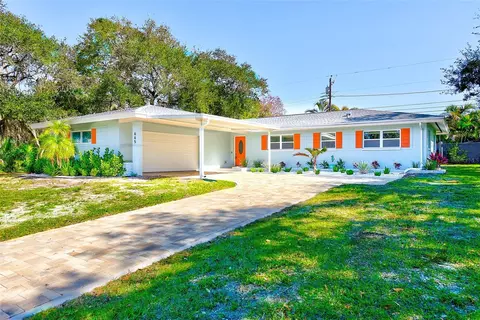 665 Crescent Dr, Largo, FL 33770