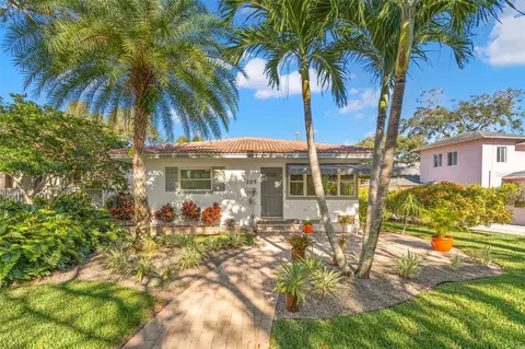 305 25th Ave NE, Saint Petersburg, FL 33704