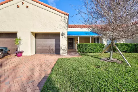 8705 41st St N, Pinellas Park, FL 33782
