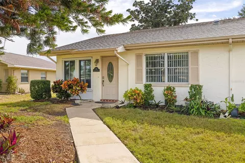 310 Gloucester Blvd #10, Sun City Center, FL 33573