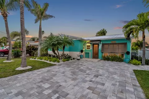 230 145th Ave E, Madeira Beach, FL 33708