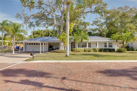1583 Santa Barbara Dr, Dunedin, FL 34698