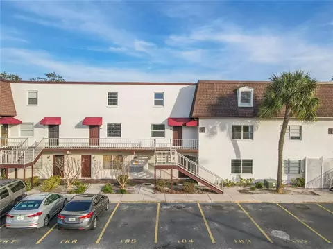 9005 Tudor Dr #H204, Tampa, FL 33615