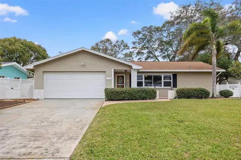 13732 Trinidad Dr, Seminole, FL 33776