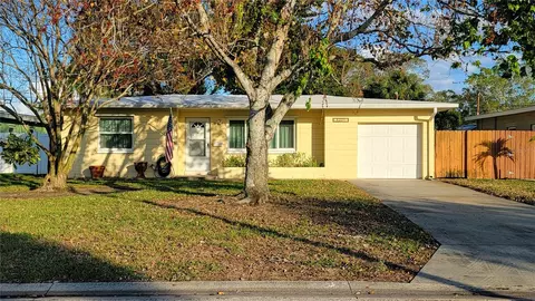 4201 Helena St NE, Saint Petersburg, FL 33703