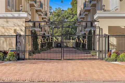 418 Regent Ln, Saint Petersburg, FL 33701