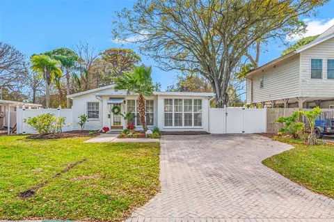 224 84th Ave NE, Saint Petersburg, FL 33702