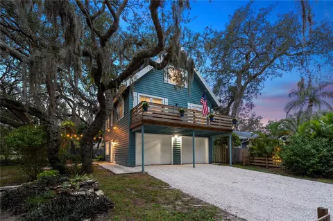 401 Georgia Ave, Crystal Beach, FL 34681