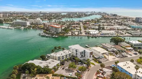 275 110 Ave #D, Treasure Island, FL 33706