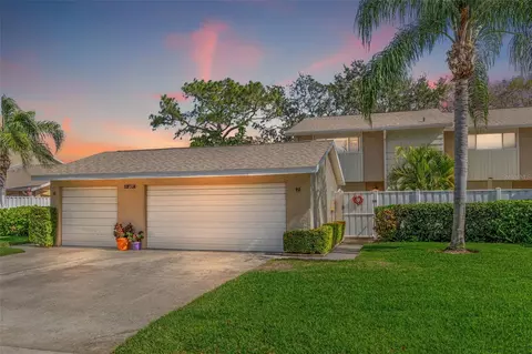 6497 Cape Hatteras Way NE #2, Saint Petersburg, FL 33702