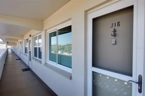8101 11th St N #318, Saint Petersburg, FL 33702