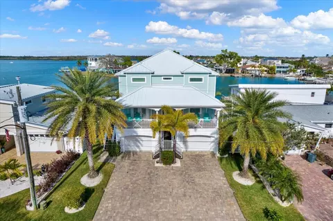 16109 4th St E, Redington Beach, FL 33708