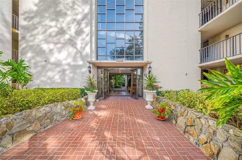 2699 Seville Blvd #110, Clearwater, FL 33764