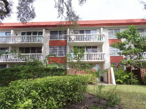 1001 Pearce Dr #201, Clearwater, FL 33764