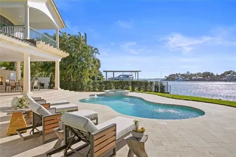 109 Bay Point Dr NE, Saint Petersburg, FL 33704