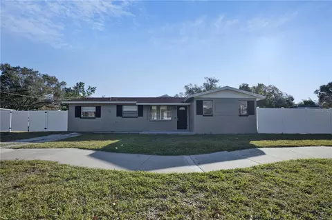 8701 94th St, Seminole, FL 33777