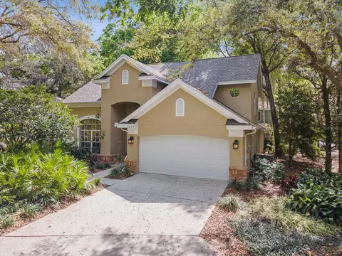2220 Green Oaks Ln, Tampa, FL 33612