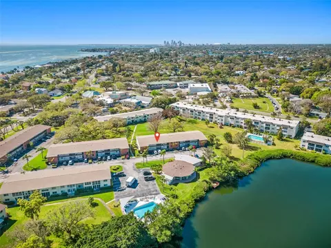 4520 Overlook Dr NE #128, Saint Petersburg, FL 33703