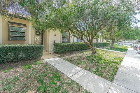11511 113th St #23C, Largo, FL 33778