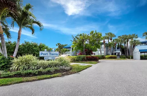910 Pinellas Bayway S #106, Tierra Verde, FL 33715