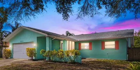 1330 Amberlea Dr E, Dunedin, FL 34698